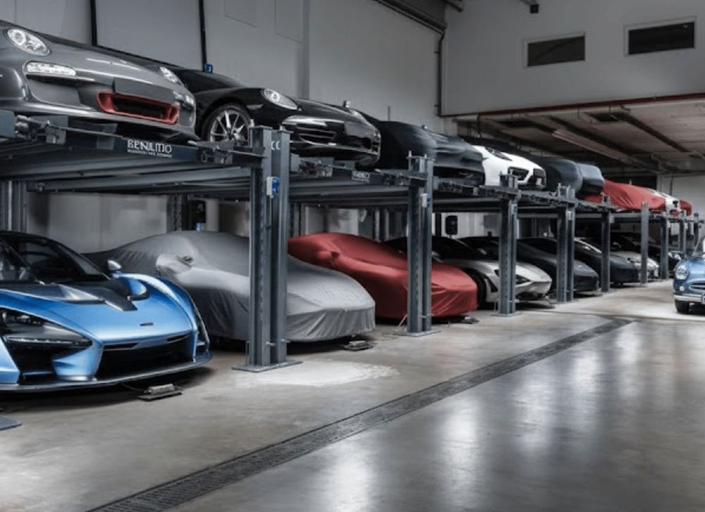 Car storage with battery trickle charging